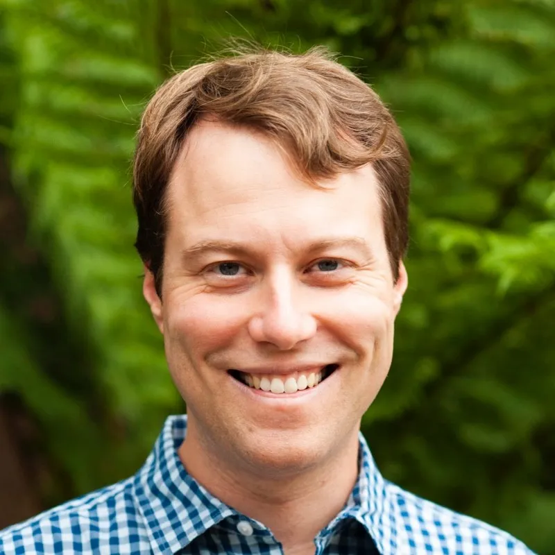 Headshot of Andrew Miklas